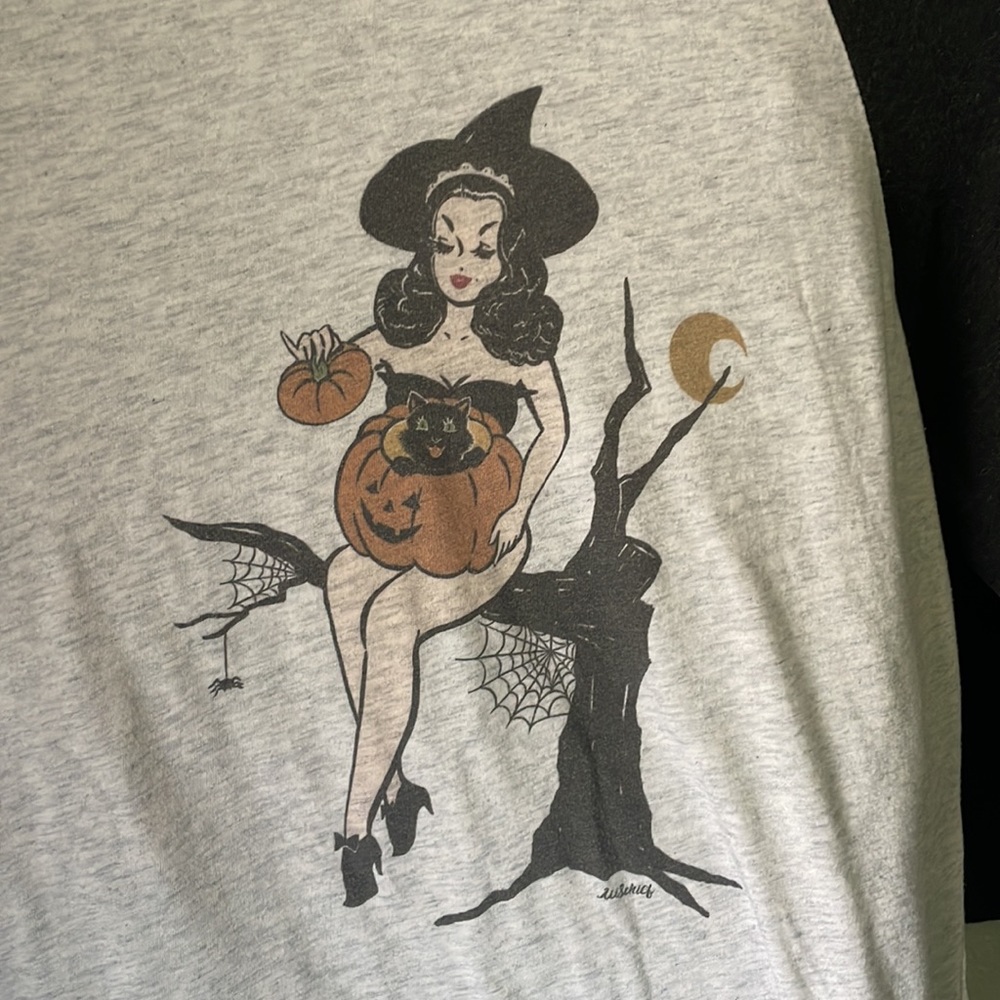 RAGLAN TEE IN HEATHER WHITE/ VINTAGE BLACK IN UNISEX BODY